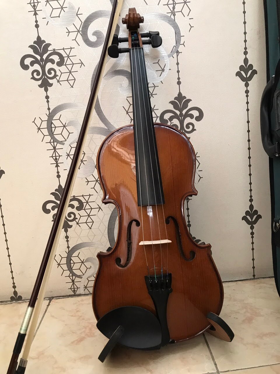 Violin Châu Âu Antonio Stradivarius 4/4