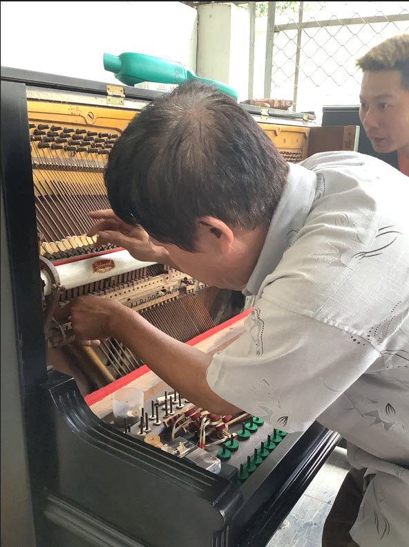 sửa đàn piano cơ - lên dây đàn - phục hồi đàn piano cơ